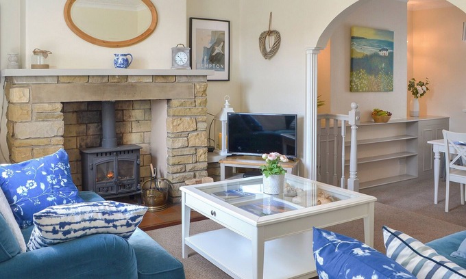 Buckton Cottage | Great sea views, close to a small beach and Flamborough Head lighthouse.