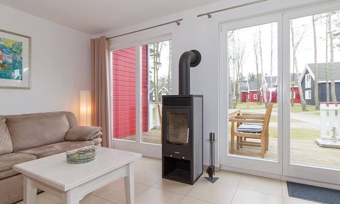 Glowe House | Great vacation home with infrared sauna, fireplace and south-facing terrace - 700 m to the beach! -