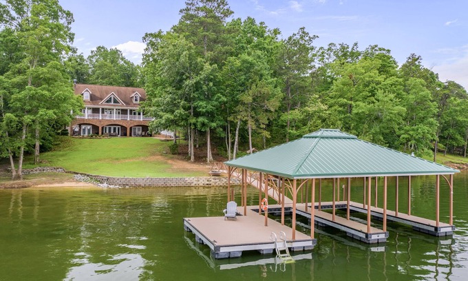 Stoney Point Landing House | Great Views: 5 BR, 4.5 BA House in Double Springs, Sleeps 18