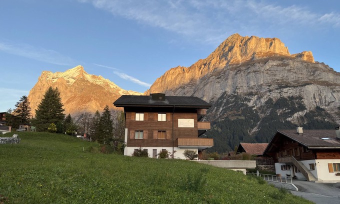 Grindelwald Apartment | Great Views, Great Location, modern & cozy Apartment (renovated 2022)