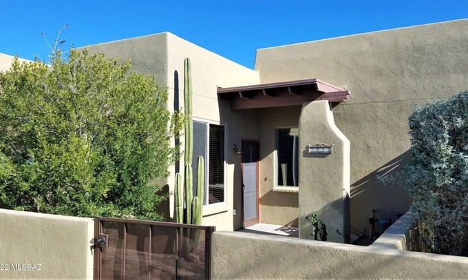 The Academy Village House | GreatTuscon getaway, graced by the Rincon Mountains and Giant Saguaro