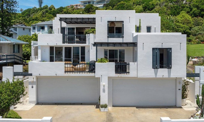 Lennox Head House | Greek Inspired Villa with Ocean Views