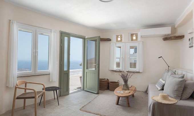 Tinos Town Apartment | Green 2 by Morfes Luxury Apartments