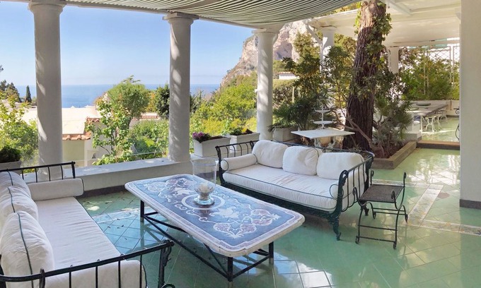 Marina Piccola Villa | Green Coral – Luxury 1950’s Villa