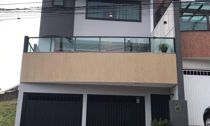 Aririba House | GREEN HOUSE SPECTACULAR!