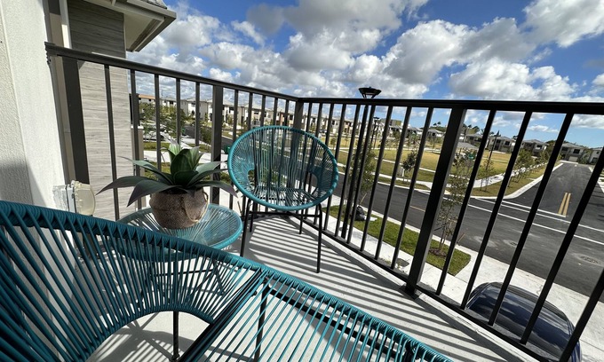 Liberty City House | Green Luxurious 5BD Jungle House by FL Keys MIA