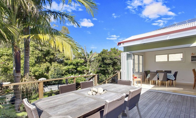 North Haven House | Green Mango-3 bedroom beach cottage with large yard and deck