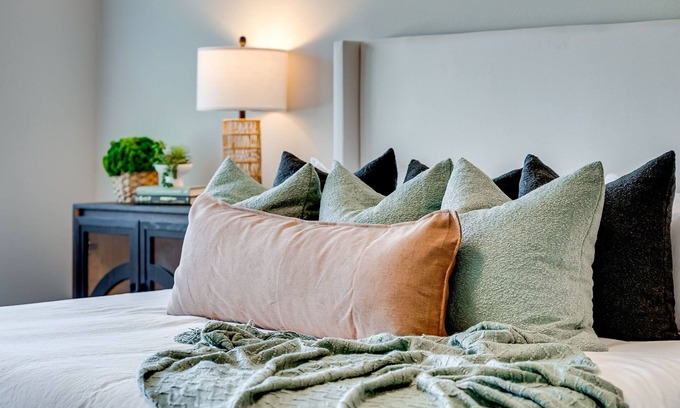 Carver House | Green space & Good Vibes