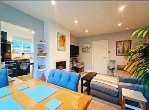Malvern House | Greenfields Spa with private hottub New listing