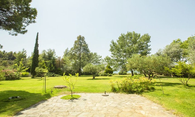 Elia Villa | Greenlea Beachfront Villa, Spathies