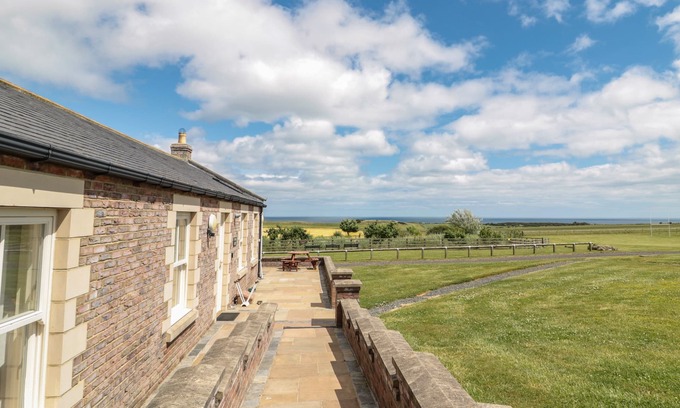 South Charlton Cottage | GREY CROFT, pet friendly, with pool in Embleton