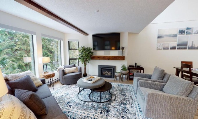 Blueberry Hill Apartment | Greyhawk by Whistler Premier
