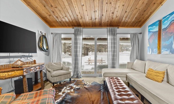 Stowe Area Ski Chalet | Griffin Country Lodge, Chalet 2 ~ a mile to Stowe Resort