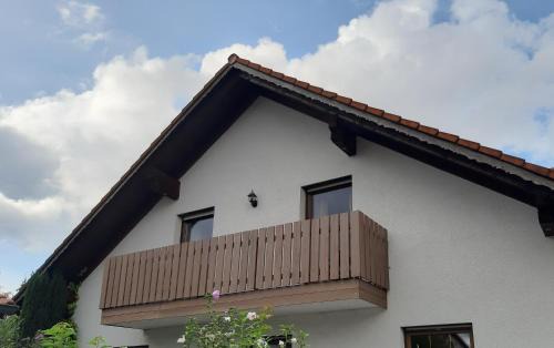 Landshut Apartment | Großzügige Drei-Zimmer-Wohnung mit Parkplatz