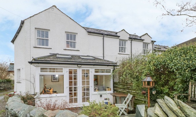 Lorton Cottage | GROOM COTTAGE, pet friendly, luxury holiday cottage in Lorton