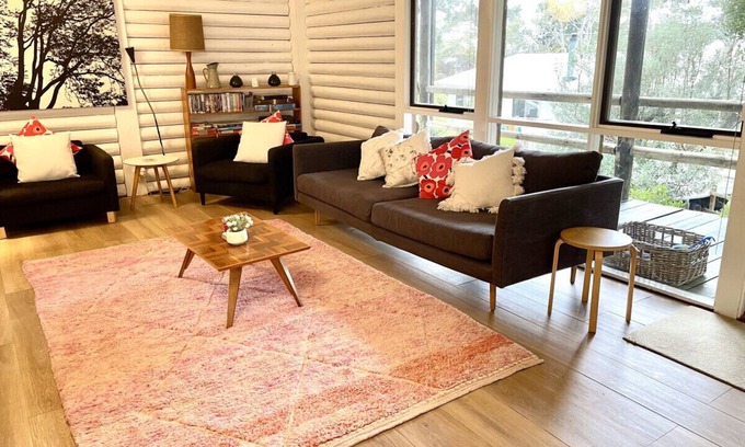 Lorne House | Groovy Lorne Ocean View Log House, Pet Friendly (Freshly renovated)