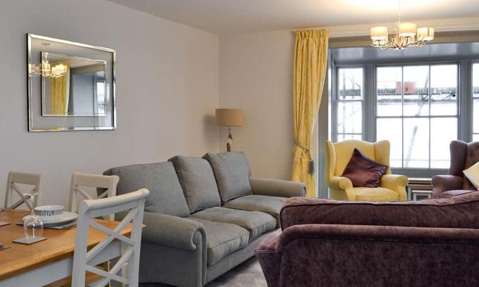 Aberystwyth Apartment | Grosvenor House APT 2