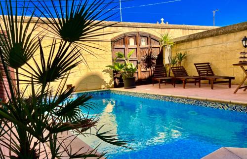 Gharb Bed & Breakfast | Grotto's Paradise B&B