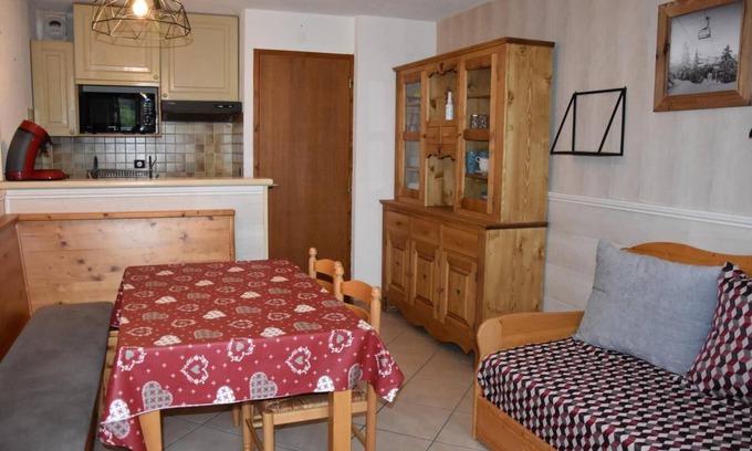 Pralognan-la-Vanoise Apartment | Ground floor, swimming pool, terrace, tv, ski locker, 27m², Pralognan-la-Vanoise