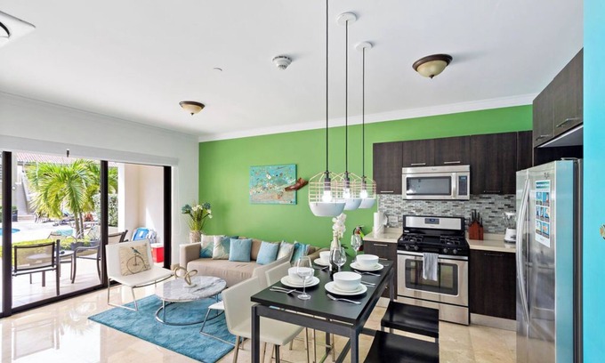 Washington Condo | Ground Floor 1BR Condo w/Pool & Resort Amenities