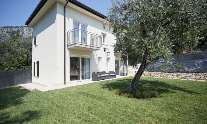 Corno Apartment | GROUND FLOOR APARTMENT WITH DIRECT ACCESS TO THE BEACH