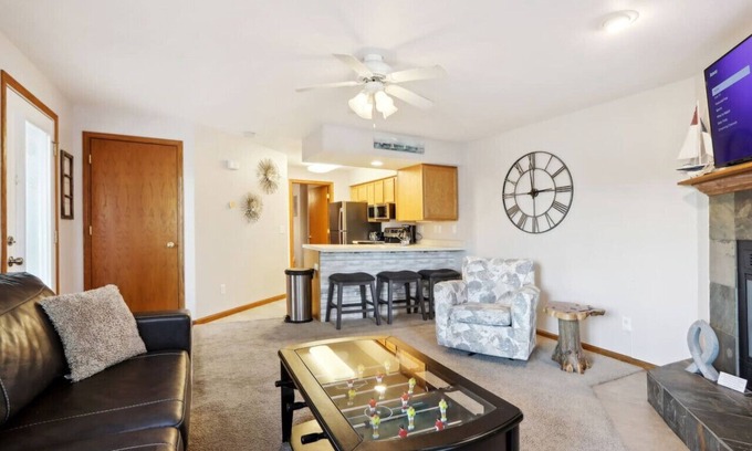 Lake Delton Apartment | Ground Floor at Lighthouse Cove