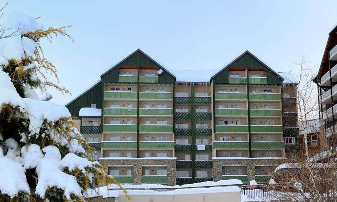 Peyragudes Apartment | Ground floor, balcony, tv, ski locker, 28m², Peyragudes