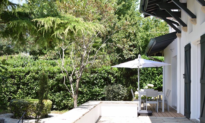 Ciboure Villa | Ground floor of 240 m2 villa with dominant view of the Pyrenees and Spain