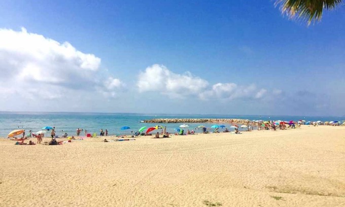 Cambrils Apartment | Ground floor with large terrace Beach at 350m Center and Port at 15mn by foot