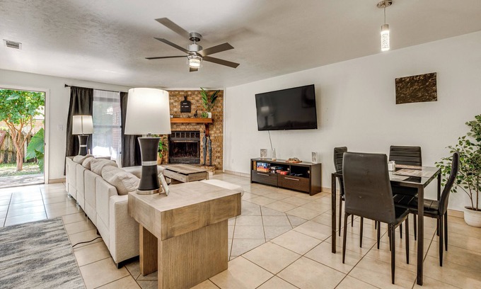 Tallahassee Apartment | Group-Friendly Rental 5 Mi to Dtwn Tallahassee!