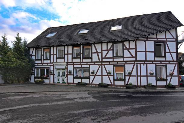 Dreislar House | Gruppenhaus am Bach