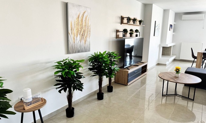 Nea Smirni Apartment | Gtrip Nea Smyrni Floor Apartment 5F
