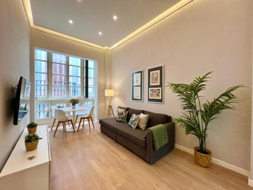 Centro Apartment | Guadiaro & old town with patio by ELE Apartments