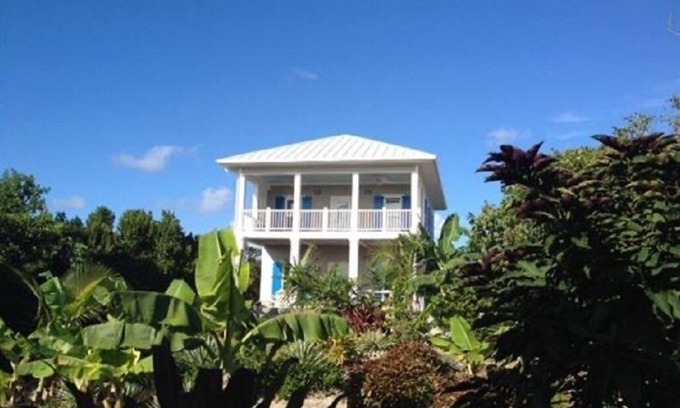 Great Guana Cay Cottage | Guana Breeze Cottage located between Bakers Bay and the settlement of Guana Cay.