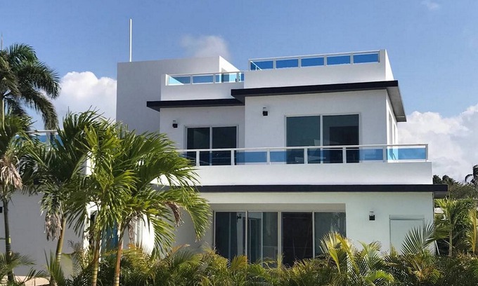 Sosua Villa | Guest-friendly Villa with private pool/Jacuzzi/BBQ in luxury beachfront resort