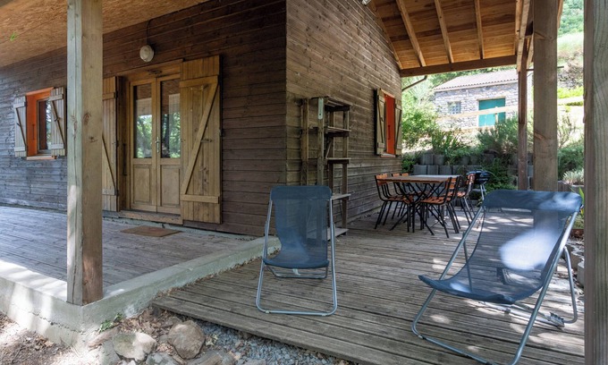 Darbres House | Guest House 'Chalet Orange' with Balcony and Wi-Fi