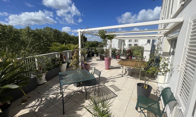 ZAC Coeur de Bastide Bed & Breakfast | Guest House 'Chambre d'hôte Bords de Garonne' with Shared Terrace and Wi-Fi