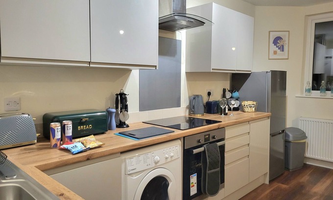 Northampton House | Guest House-close to all Amenities