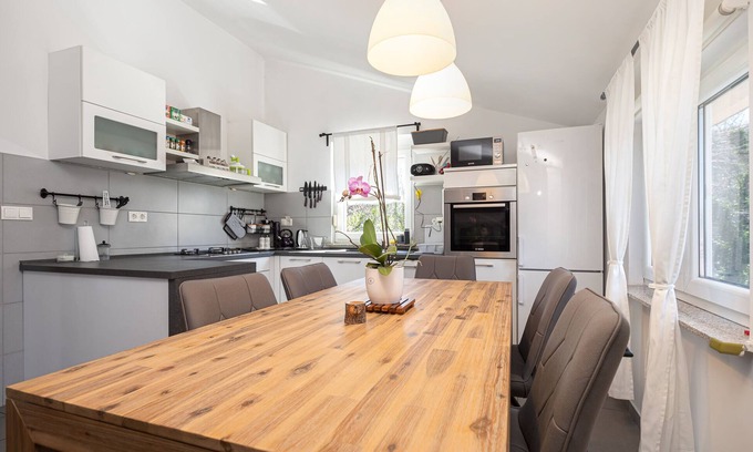 Hreljin Apartment | Guest house Gaj B4 in Hreljin with gym and barbecue