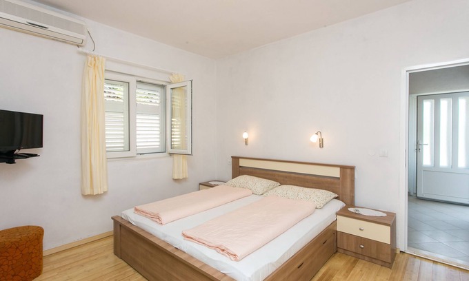 Kolocep Island Apartment | Guest House Oreb - One Bedroom Apt with Terrace and Sea View