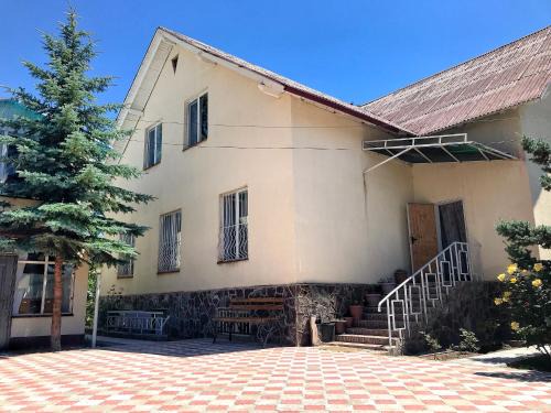 Cholpon-Ata House | Guest house Sezim
