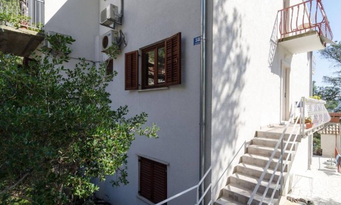Sobra House | Guest House Sobra 38 - Double Room with Private Bathroom 2