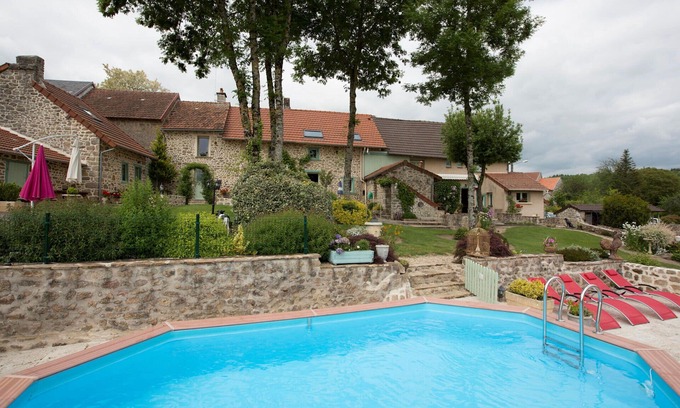 Naillat House | Guest house with swimming pool 3 bedrooms for 6 people see details