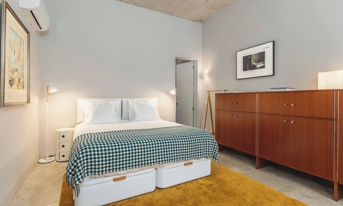 Lordelo do Ouro e Massarelos House | Guest Suite in Porto. The best of a hotel in a private home!