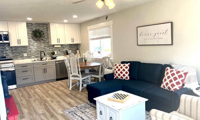Idaho Falls Apartment | Guest Suites -1998 #2 Restful 1 bedroom 1 bath Suite