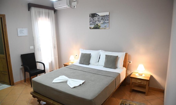 Berat House | Guesthouse Leo