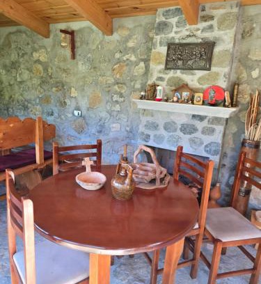 Sakës House | Guesthouse Lika
