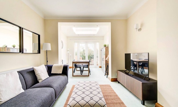 Sudbury Apartment | GuestReady - Big 4BR by Horsenden Hill Park