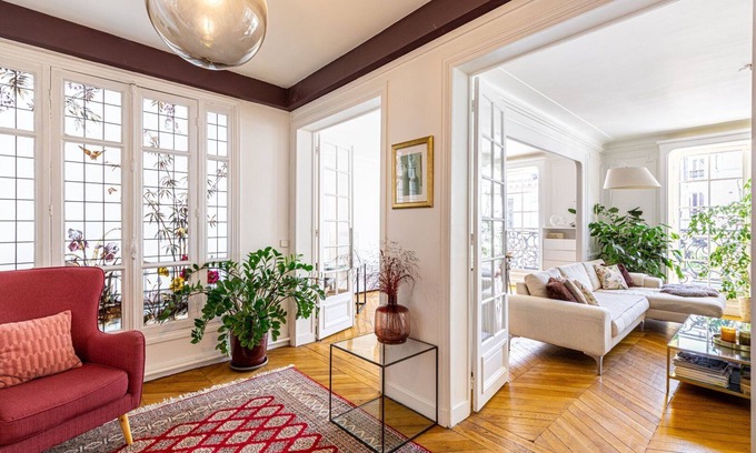 Quartier Saint-Georges Apartment | GuestReady - Bright stay in Montmartre