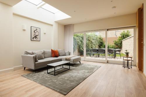 Rathmines Apartment | GuestReady - Contemporary home with garden